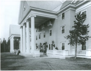 Yellowstone Lake Hotel 1904
