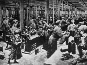 world-war-i-women-working-in-a-british-munitions-factory-1915
