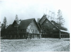 Old Faithful Inn 1904
